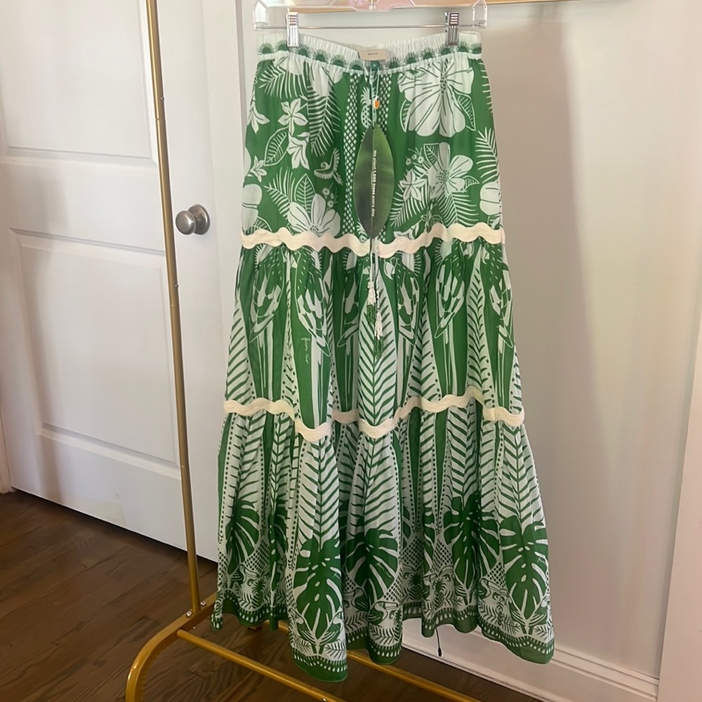 Farm Rio Macaw pleated skirt M NWT